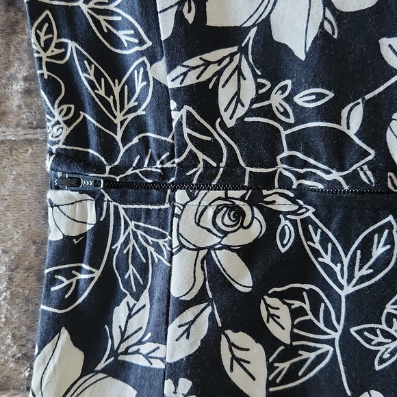 Reitmans size 7 lined cotton skirt - Picture 3 of 5